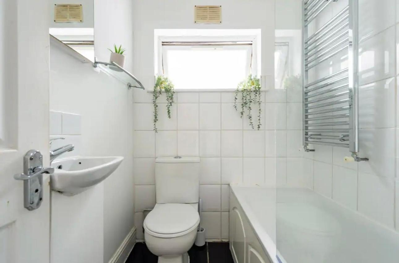 Lovely 3-Bed 20 Minutes To Central ロンドン エクステリア 写真
