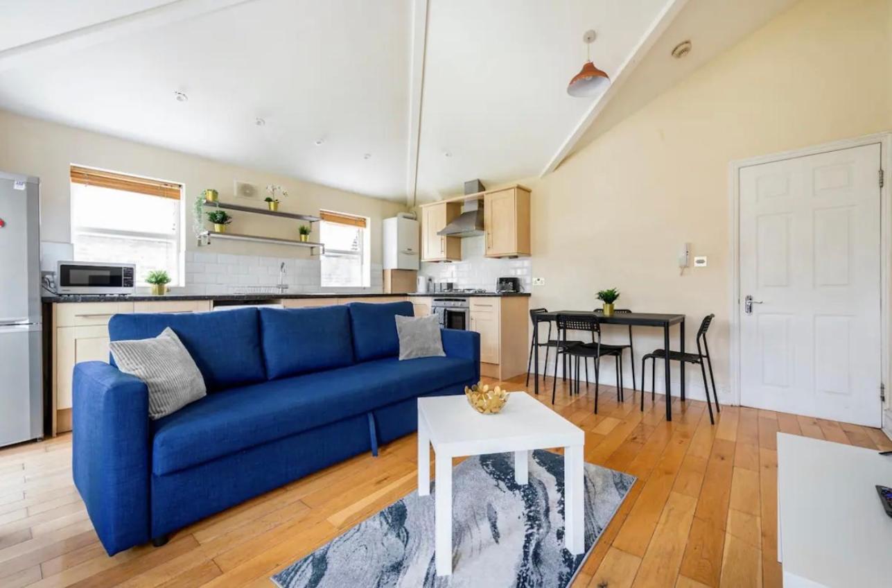 Lovely 3-Bed 20 Minutes To Central ロンドン エクステリア 写真