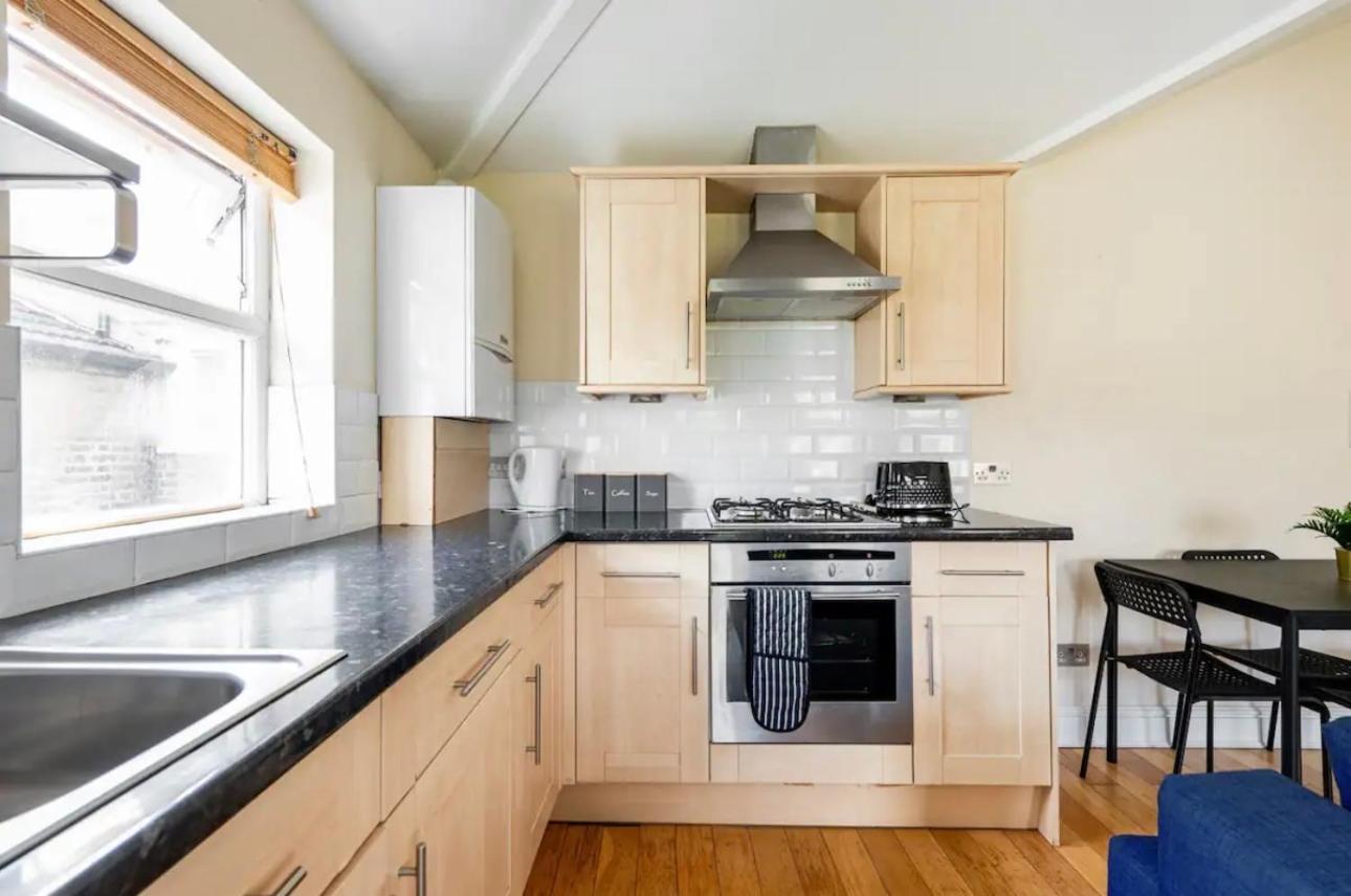 Lovely 3-Bed 20 Minutes To Central ロンドン エクステリア 写真