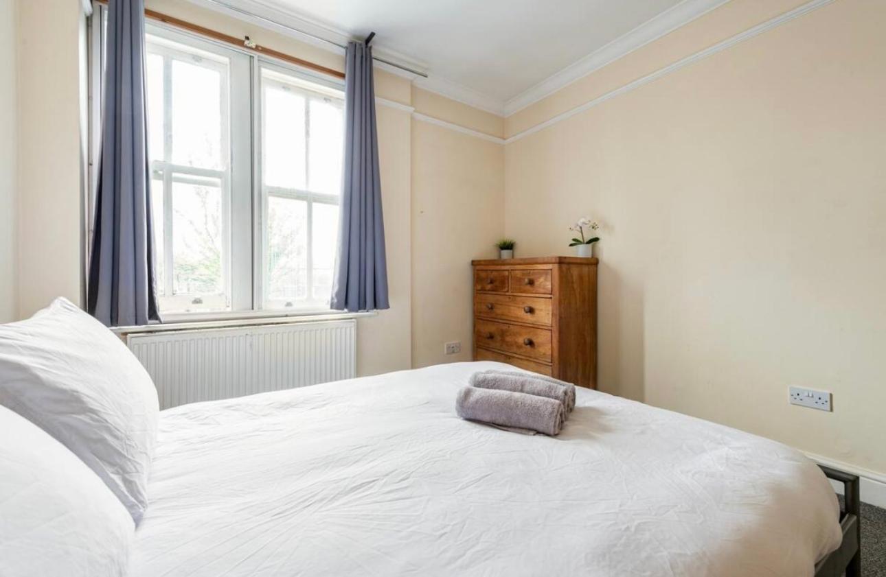 Lovely 3-Bed 20 Minutes To Central ロンドン エクステリア 写真