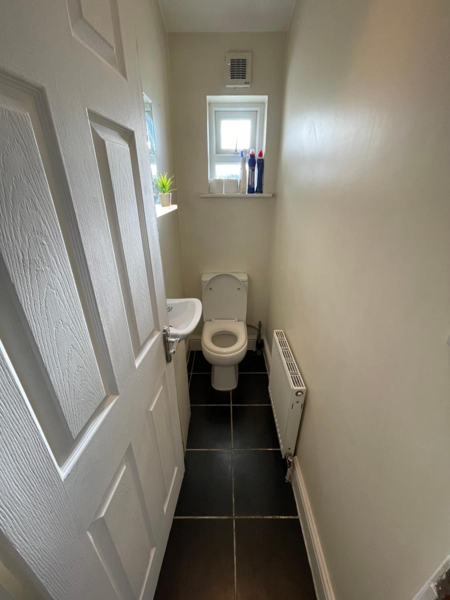 Lovely 3-Bed 20 Minutes To Central ロンドン エクステリア 写真